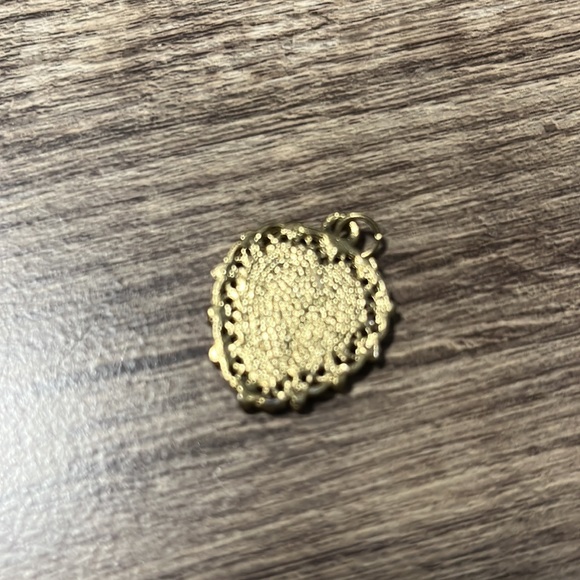 🙏🏻 Gold Heart  💛 Pendants- Religious - Picture 2 of 3